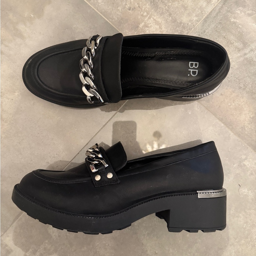 BP Women’s Black Loafers with Metallic Chain | US 9